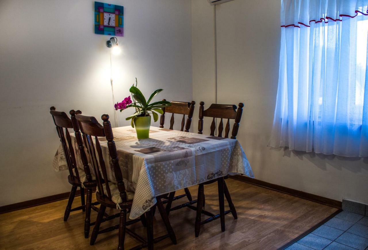 Apartman Dina Risika Esterno foto